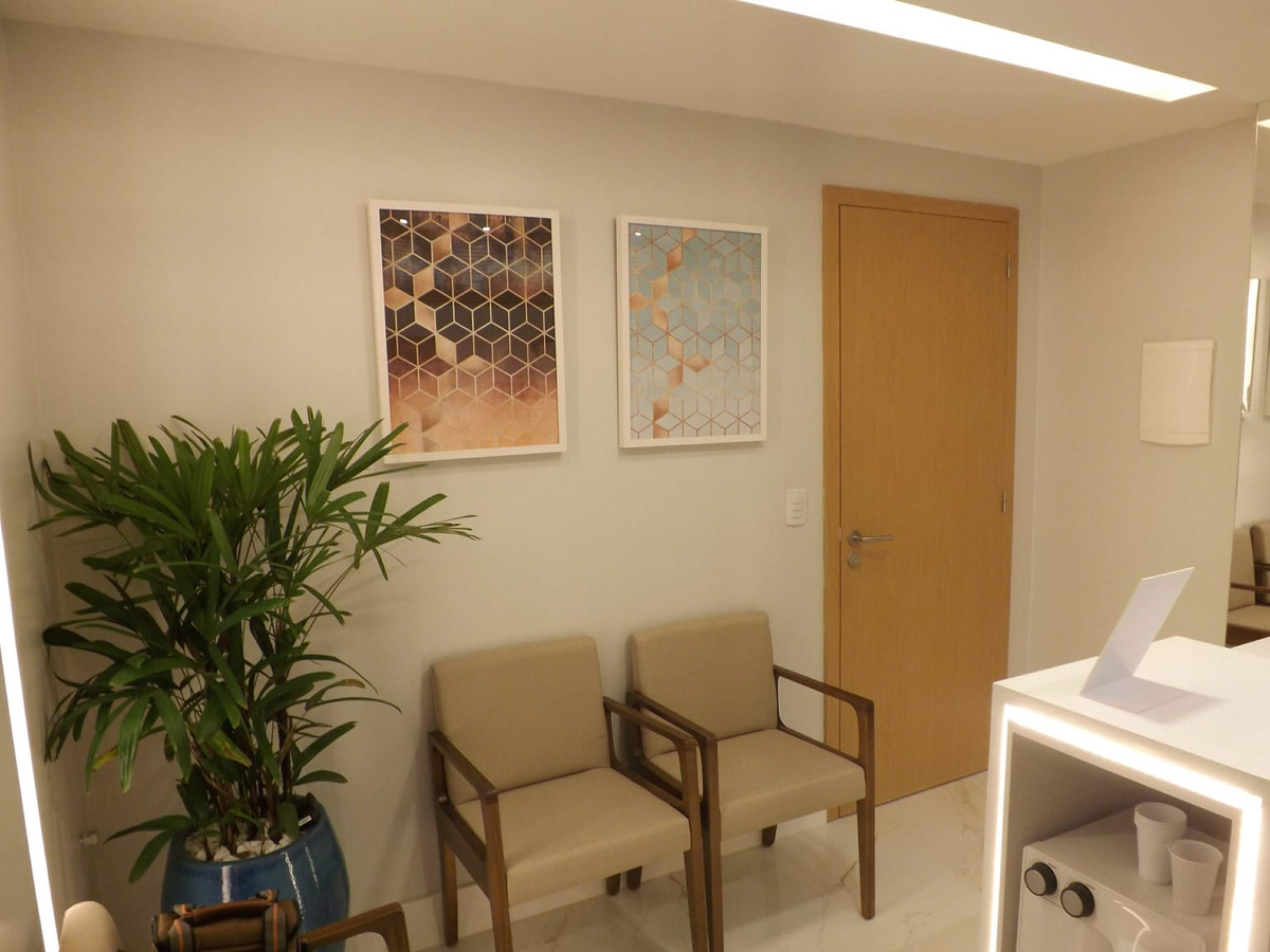 Recepção do consultório do Dr. Caio Nogueira em Vilas do Atlântico